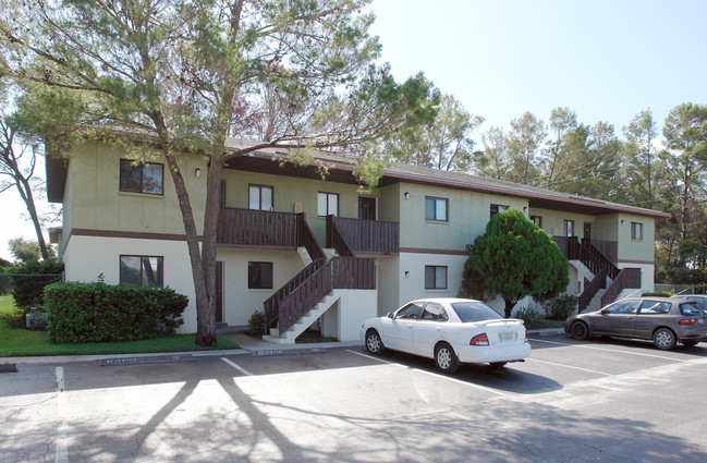 College Pines in Cocoa, FL - Building Photo - Building Photo