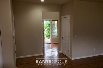 8320 54th Ct SE in Lacey, WA - Building Photo - Building Photo