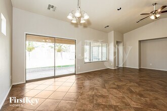 2536 W Bartlett Way in Queen Creek, AZ - Foto de edificio - Building Photo