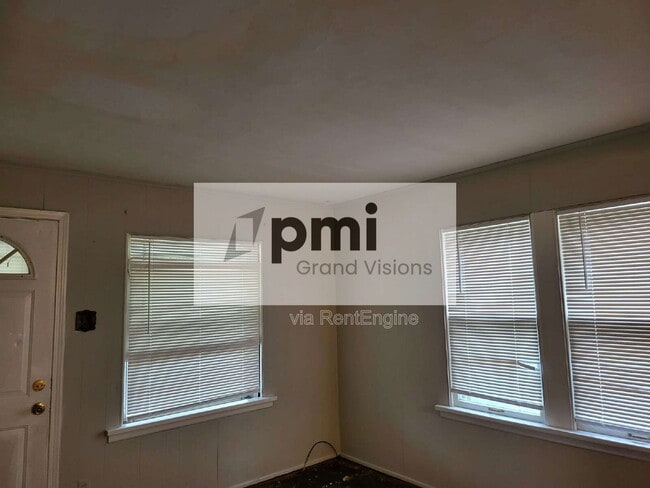 property at 1553 N Walnut Grove Ave