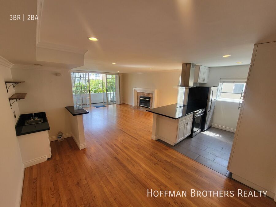 4217 Whitsett Ave in Los Angeles, CA - Building Photo