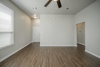 2211 John Ross Ct in Bryan, TX - Building Photo - Building Photo