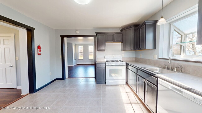 16 Bailey St in Coxsackie, NY - Building Photo - Building Photo