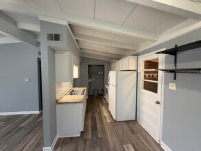 1582 Bluebird Ln in Lexington, KY - Building Photo - Building Photo