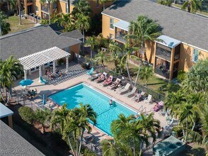 12658 Kenwood Ln in Ft. Myers, FL - Building Photo - Building Photo