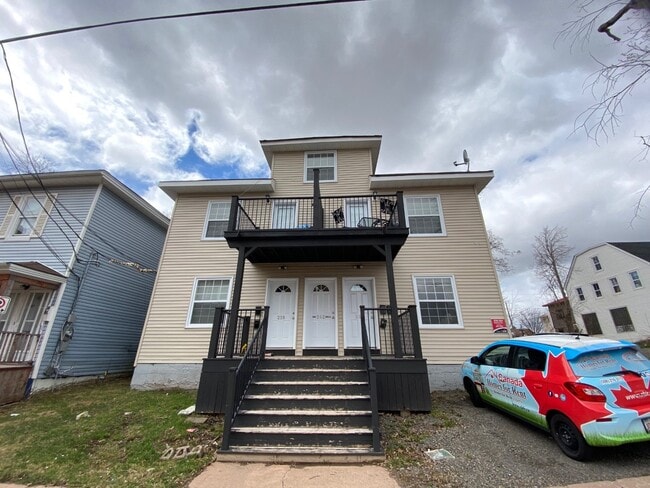 260 Robinson St in Moncton, NB - Building Photo - Building Photo