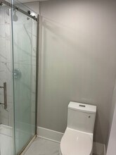 2421-2439 de Maisonneuve Boul E in Montréal, QC - Building Photo - Building Photo