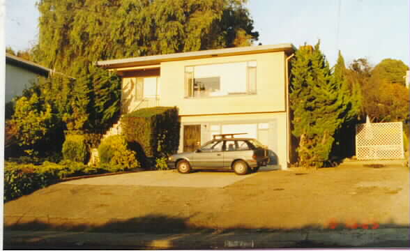 5971 Rolston Ave in Richmond, CA - Building Photo