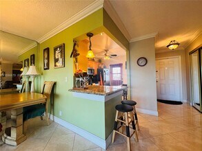 1000 NE 14th Ave in Hallandale Beach, FL - Building Photo - Building Photo