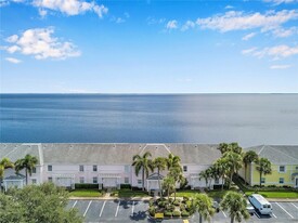 5172 Coquina Key Dr SE