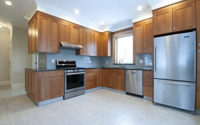 76 Main St in Upton, MA - Building Photo - Building Photo