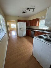 452 45th Ave N in St. Petersburg, FL - Foto de edificio - Building Photo