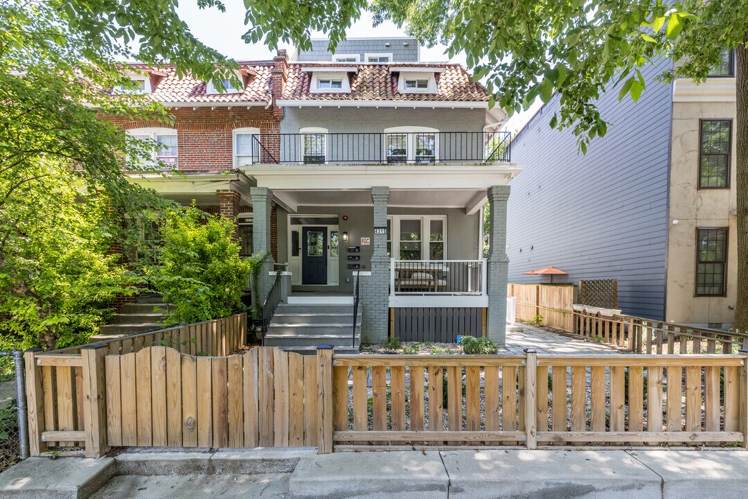 4315 New Hampshire Ave NW in Washington, DC - Building Photo