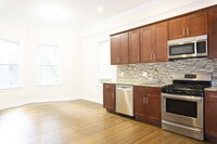 18 Robeson St, Unit #1 in Boston, MA - Foto de edificio - Building Photo