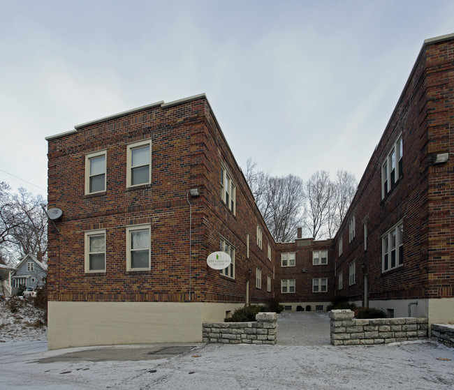 3084 Celeron Ave in Cincinnati, OH - Foto de edificio - Building Photo