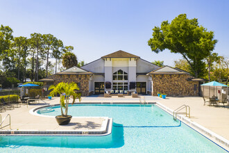 Brantley Pines Apartments in Ft. Myers, FL - Foto de edificio - Building Photo