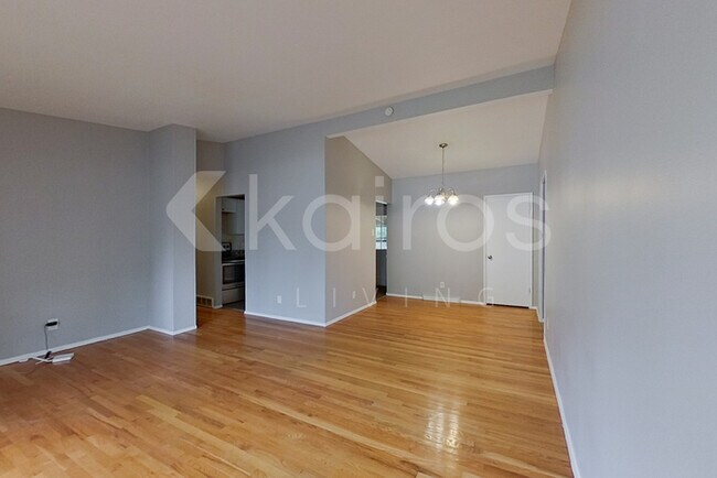 425 St Edward Ln in Florissant, MO - Foto de edificio - Building Photo