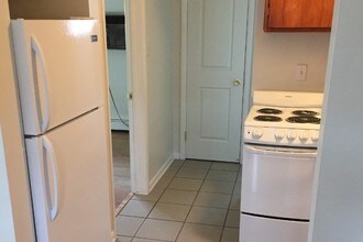 4304 W 13 Mile Rd, Unit 7 in Royal Oak, MI - Building Photo - Building Photo