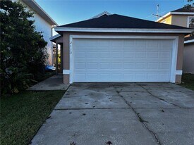 2113 HATTERAS in Lakeland, FL - Building Photo