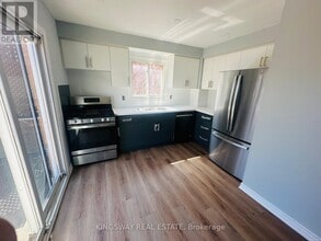 1078 Glenbrook Ave in Oakville, ON - Building Photo - Building Photo