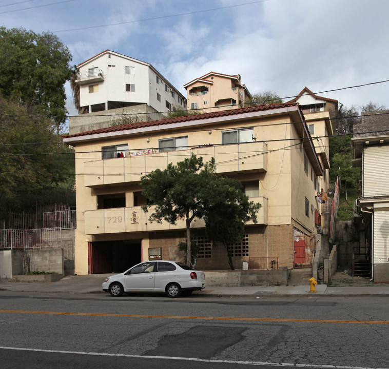 729 Yale St in Los Angeles, CA - Building Photo