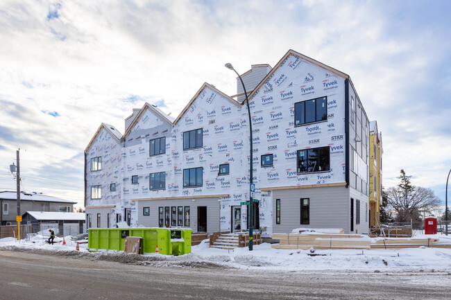 1302 34 St SE in Calgary, AB - Building Photo - Building Photo