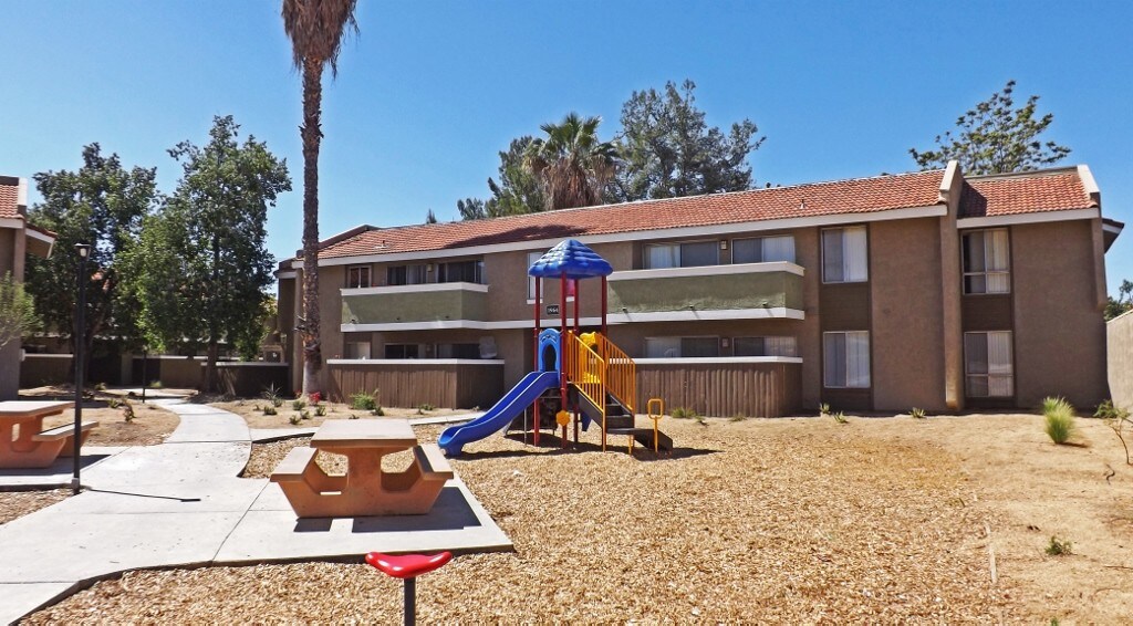 Amberwood Villas Apartments in Hemet, CA