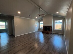 5728 Shady Springs Trail in Fort Worth, TX - Building Photo - Building Photo