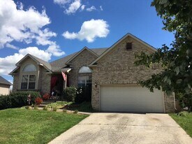 2060 Rose Bay Rd in Versailles, KY - Building Photo