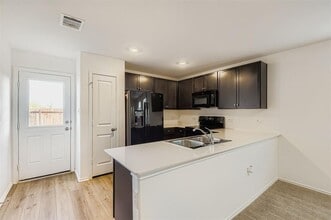 133 Texas Angel Wy in Jarrell, TX - Building Photo - Building Photo