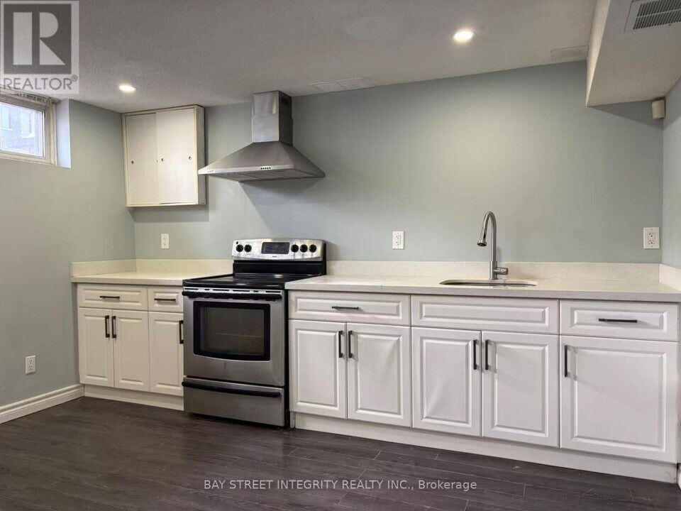 49 Viamede Crescent in Toronto, ON - Building Photo