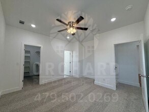 2003 E Brookview Dr in Siloam Springs, AR - Building Photo - Building Photo