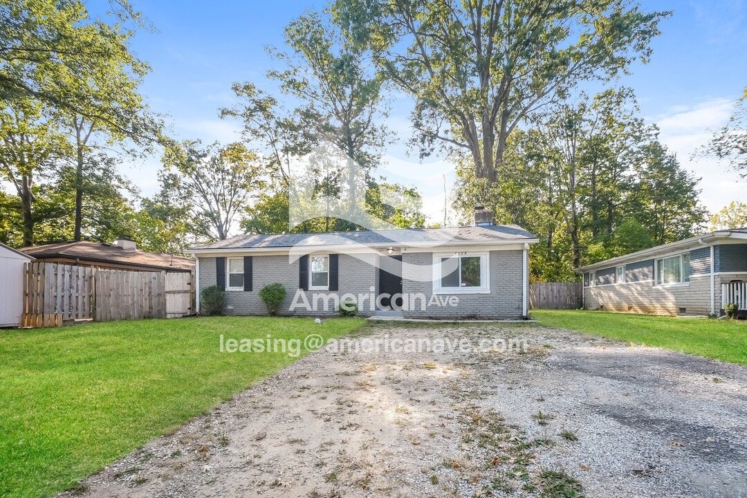 3608 N Sadlier Dr in Indianapolis, IN - Building Photo