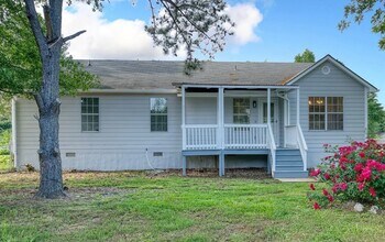 3510 McIntosh Rd in Oxford, AL - Building Photo - Building Photo