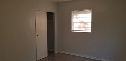 2450 13th Ave S in St. Petersburg, FL - Building Photo - Building Photo