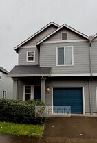 810 E Ninth St in Newberg, OR - Building Photo