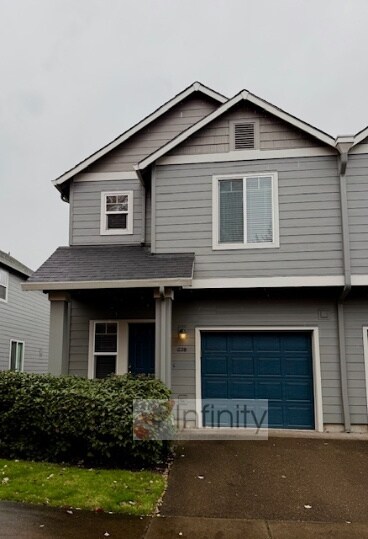 810 E Ninth St in Newberg, OR - Building Photo