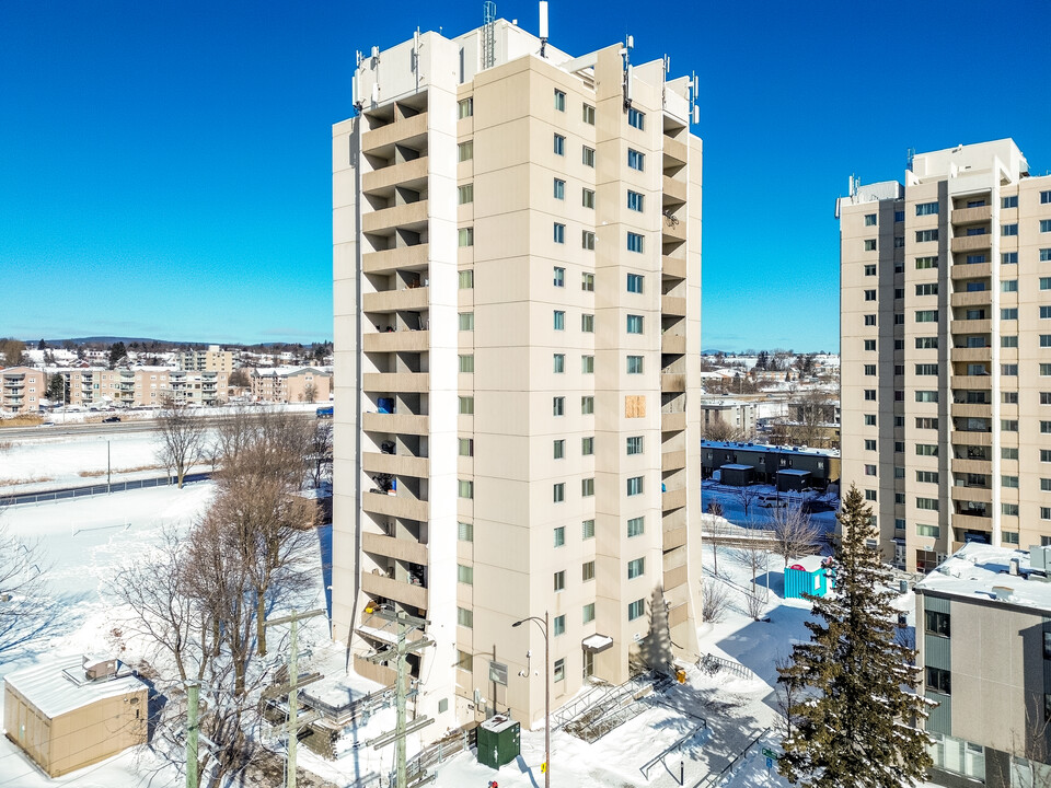 1900 Désilets Rue in Québec, QC - Building Photo