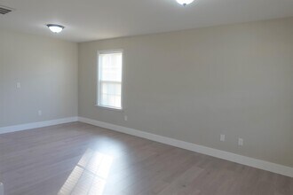 1002 Whirlaway Cir in Anderson, SC - Foto de edificio - Building Photo