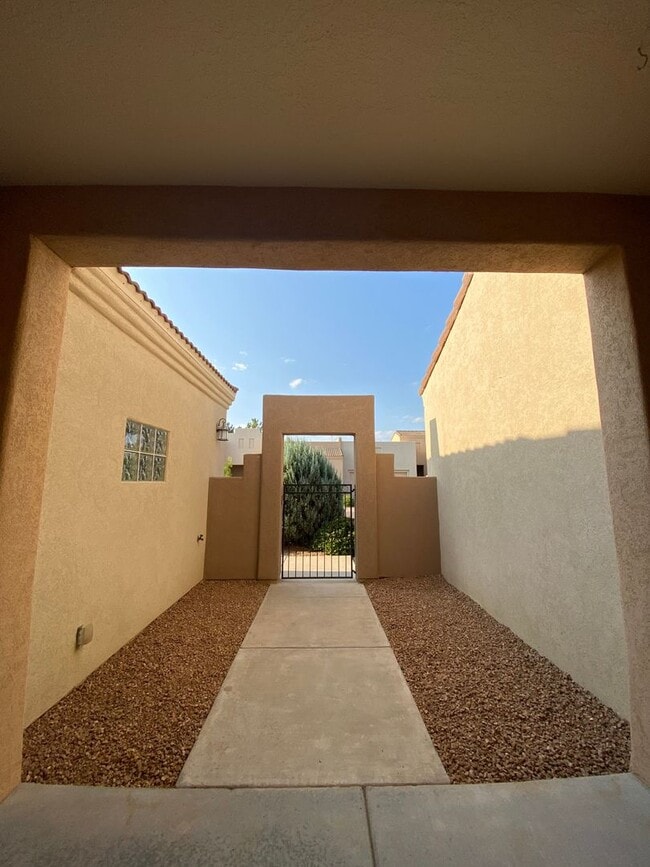 4032 Canterra Arc in Las Cruces, NM - Building Photo - Building Photo