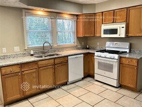 4085 Spinnaker Dr in Duluth, GA - Foto de edificio - Building Photo