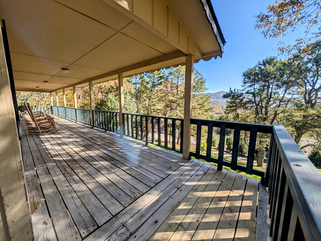 729 Chalet Village Dr in Dillard, GA - Building Photo - Building Photo