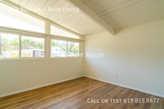 5418 Baja Dr in San Diego, CA - Building Photo - Building Photo