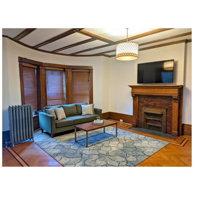 7 Parkside Ct, Unit 1