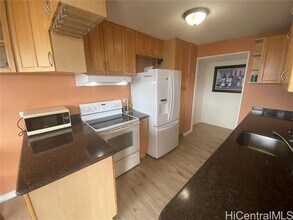 2825 S King St in Honolulu, HI - Building Photo - Building Photo