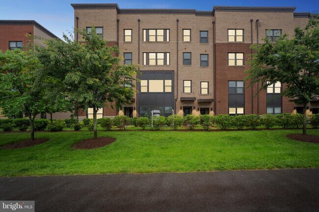 property at 44764 Tiverton Sq