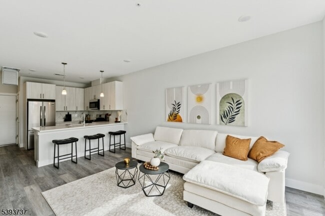 property at 140 W Webster Ave