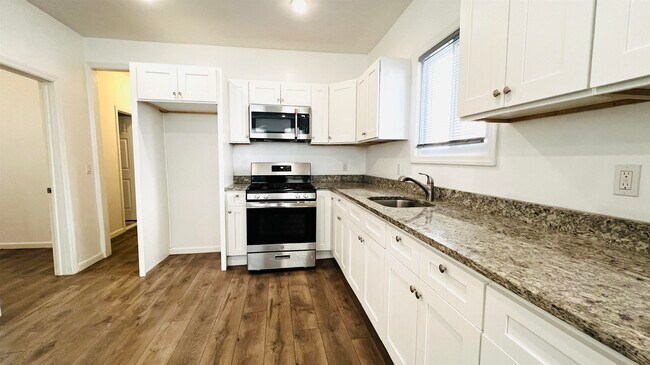 473 Grove St in Irvington, NJ - Building Photo - Building Photo