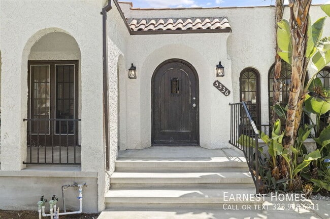 5336 S Rimpau Blvd in Los Angeles, CA - Building Photo - Building Photo