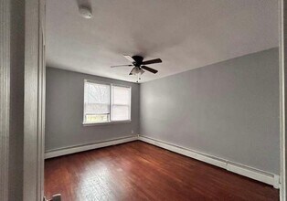 2851 Edgecombe Cir N in Baltimore, MD - Building Photo - Building Photo